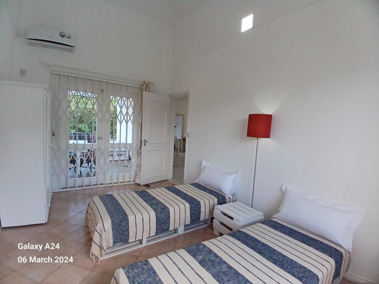 Appartement The Coral House à Rivière Noire Extérieur photo